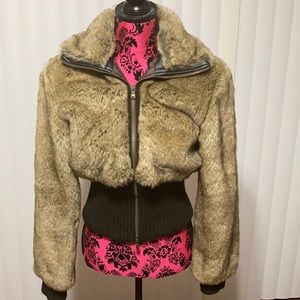 EXPRESS: Brown fur jacket